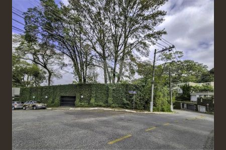 Casa à venda com 900m², 5 quartos e 4 vagas