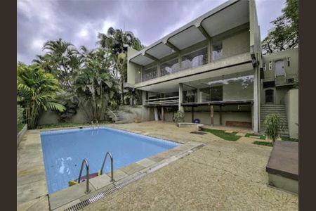Casa à venda com 900m², 5 quartos e 4 vagas