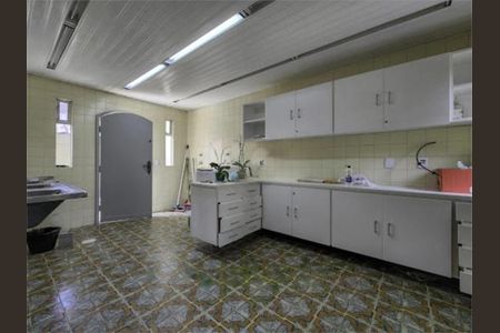 Casa à venda com 900m², 5 quartos e 4 vagas