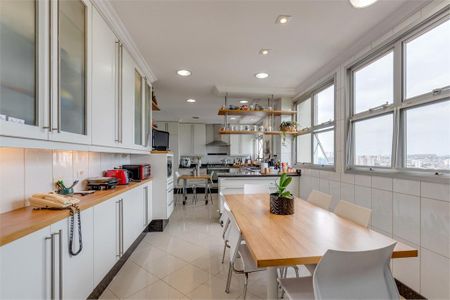 Apartamento à venda com 411m², 4 quartos e 3 vagas