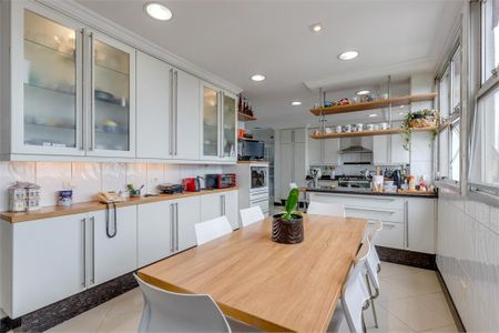 Apartamento à venda com 411m², 4 quartos e 3 vagas
