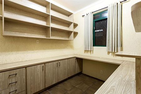 Casa à venda com 229m², 3 quartos e 3 vagas