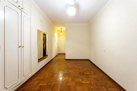 Casa à venda com 229m², 3 quartos e 3 vagas