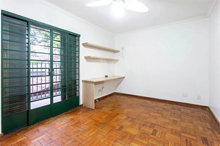 Casa à venda com 229m², 3 quartos e 3 vagas