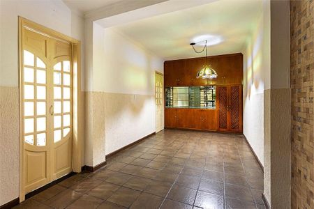 Casa à venda com 229m², 3 quartos e 3 vagas