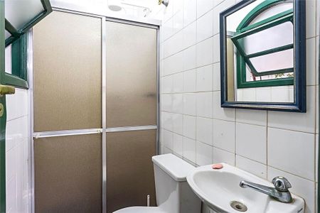 Casa à venda com 229m², 3 quartos e 3 vagas
