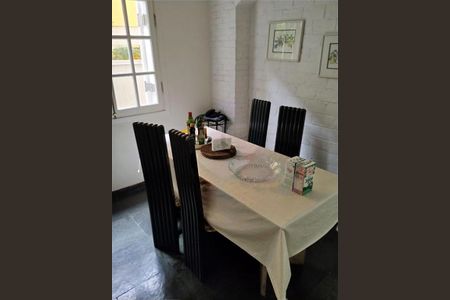 Casa à venda com 320m², 4 quartos e 3 vagas