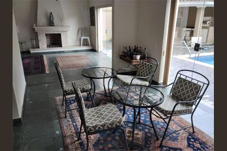 Casa à venda com 320m², 4 quartos e 3 vagas