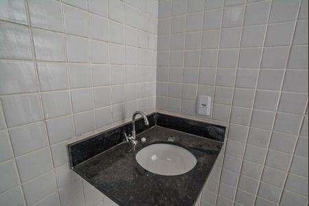 Apartamento à venda com 37m², 2 quartos e 1 vaga Apartamento à venda com 37m², 2 quartos e 1 vagaBanheiro