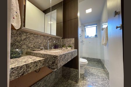 Apartamento à venda com 102m², 3 quartos e 2 vagasBanheiro da Suíte