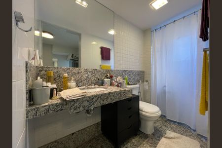 Apartamento à venda com 102m², 3 quartos e 2 vagasBanheiro Social