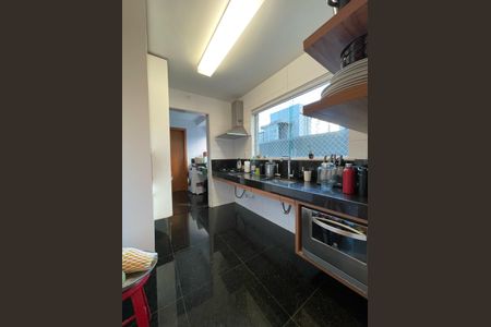 Apartamento à venda com 102m², 3 quartos e 2 vagasCozinha