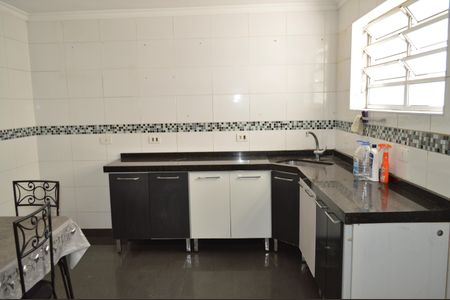 Casa à venda com 106m², 2 quartos e 2 vagasCozinha