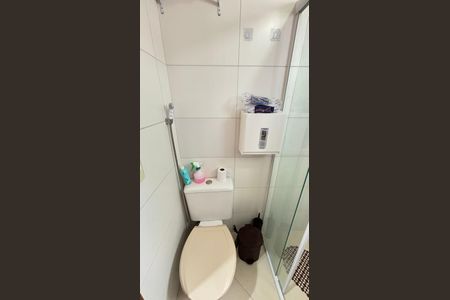 Apartamento à venda com 45m², 2 quartos e 1 vaga Apartamento à venda com 45m², 2 quartos e 1 vagaBanheiro