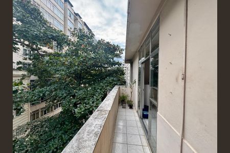 Apartamento à venda com 170m², 3 quartos e sem vaga Apartamento à venda com 170m², 3 quartos e sem vagaSuíte 1 - varanda e vista