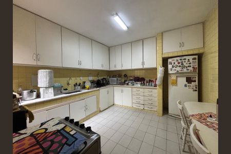 Apartamento à venda com 170m², 3 quartos e sem vaga Apartamento à venda com 170m², 3 quartos e sem vagaCozinha