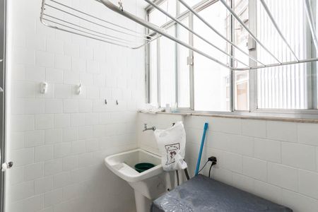 Apartamento à venda com 99m², 2 quartos e 1 vagaÁrea de Serviço