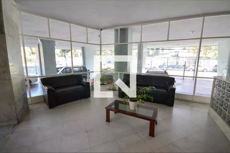 Apartamento à venda com 99m², 2 quartos e 1 vagaPortaria