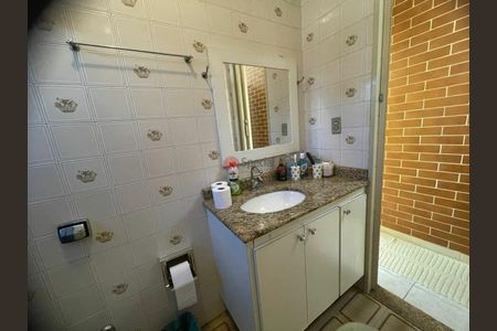 Casa à venda com 250m², 2 quartos e 2 vagas