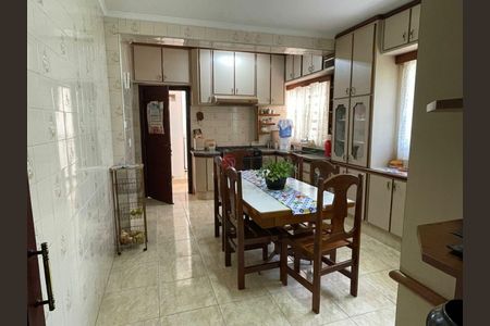 Casa à venda com 250m², 2 quartos e 2 vagas