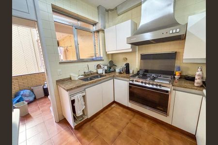 Apartamento à venda com 178m², 3 quartos e sem vaga