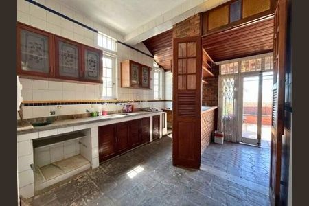Casa à venda com 100m², 3 quartos e sem vaga