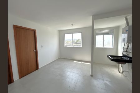 Sala de apartamento para alugar com 2 quartos, 40m² em Del Castilho, Rio de Janeiro