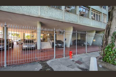 Apartamento à venda com 99m², 2 quartos e 1 vagaFachada e portaria