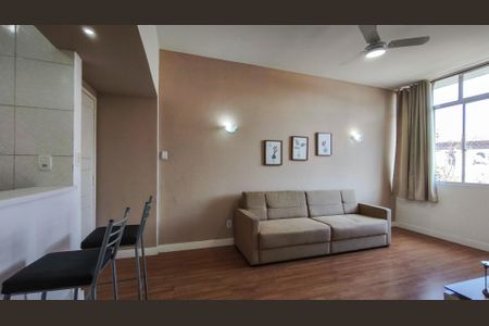 Apartamento à venda com 99m², 2 quartos e 1 vagaSala