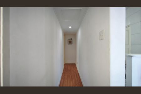 Apartamento à venda com 99m², 2 quartos e 1 vagaCorredor