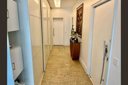Apartamento à venda com 248m², 4 quartos e 1 vaga