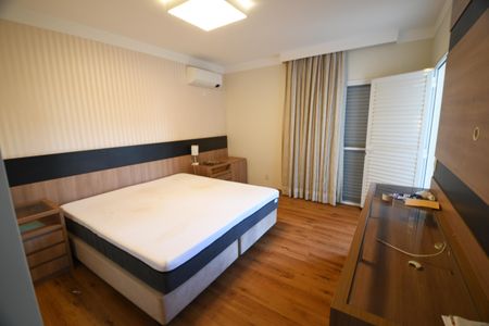 Casa de condomínio à venda com 200m², 3 quartos e 4 vagasSuíte 3