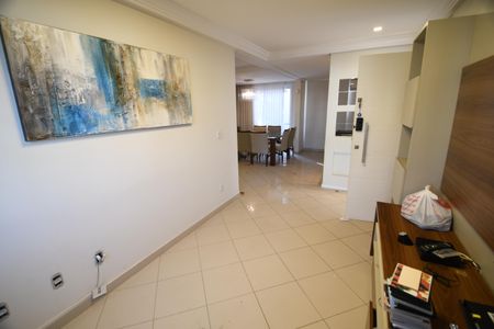 Casa de condomínio à venda com 200m², 3 quartos e 4 vagasSala