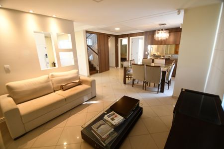 Casa de condomínio à venda com 200m², 3 quartos e 4 vagasSala