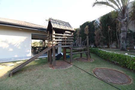 Casa de condomínio à venda com 200m², 3 quartos e 4 vagasÁrea comum - Playground
