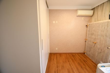 Casa de condomínio à venda com 200m², 3 quartos e 4 vagas Suíte 2