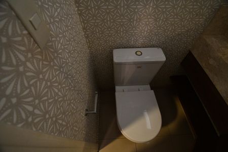 Casa de condomínio à venda com 200m², 3 quartos e 4 vagasLavabo