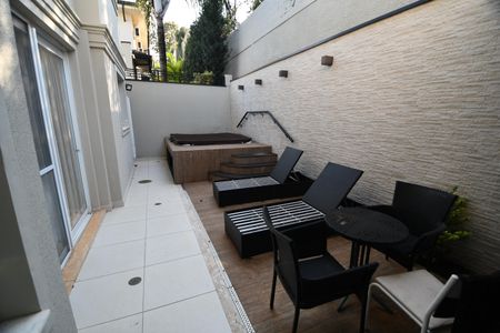 Casa de condomínio à venda com 200m², 3 quartos e 4 vagasQuintal e Jacuzi