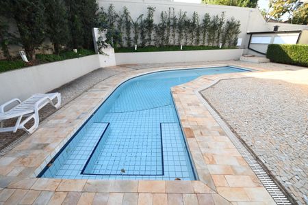 Casa de condomínio à venda com 200m², 3 quartos e 4 vagasÁrea comum - Piscina