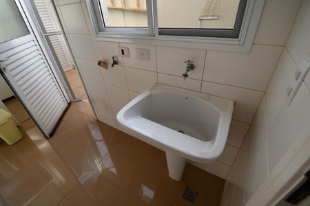 Casa de condomínio à venda com 200m², 3 quartos e 4 vagasÁrea de Serviço