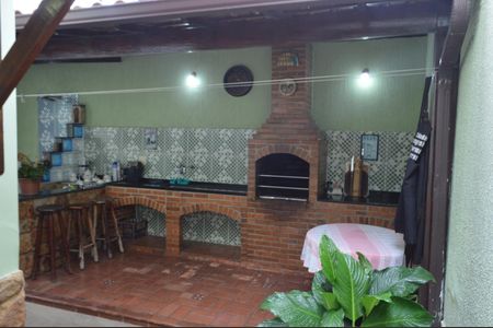 Casa à venda com 219m², 3 quartos e 3 vagas Casa à venda com 219m², 3 quartos e 3 vagasÁrea Gourmet