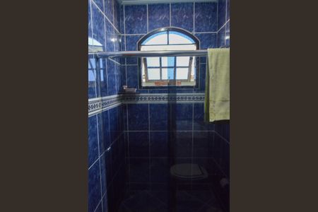 Casa à venda com 219m², 3 quartos e 3 vagas Casa à venda com 219m², 3 quartos e 3 vagasBanheiro da Suíte 2