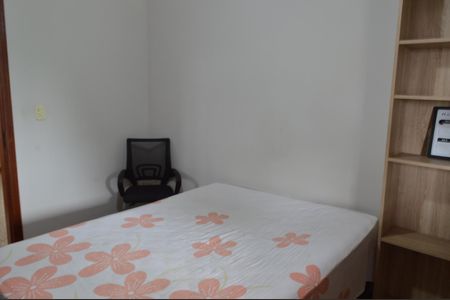 Casa à venda com 219m², 3 quartos e 3 vagas Casa à venda com 219m², 3 quartos e 3 vagasQuarto