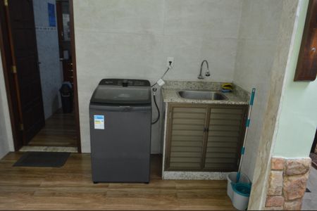 Casa à venda com 219m², 3 quartos e 3 vagas Casa à venda com 219m², 3 quartos e 3 vagasÁrea de Serviço