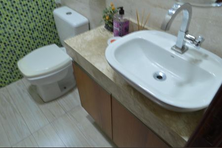 Casa à venda com 219m², 3 quartos e 3 vagas Casa à venda com 219m², 3 quartos e 3 vagasLavabo