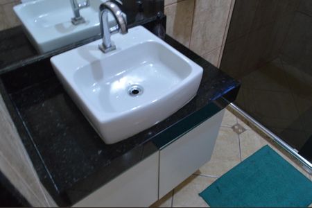 Casa à venda com 219m², 3 quartos e 3 vagas Casa à venda com 219m², 3 quartos e 3 vagasBanheiro da Suíte 1