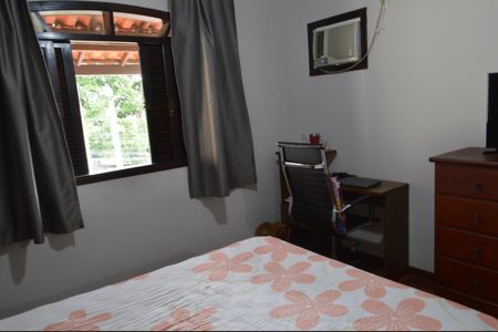 Casa à venda com 219m², 3 quartos e 3 vagas Casa à venda com 219m², 3 quartos e 3 vagasQuarto