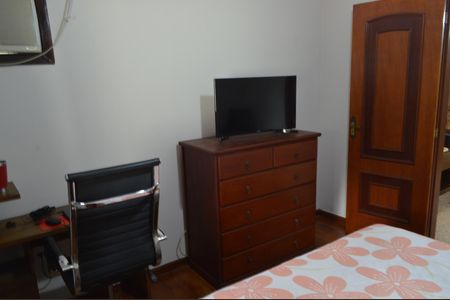 Casa à venda com 219m², 3 quartos e 3 vagas Casa à venda com 219m², 3 quartos e 3 vagasQuarto