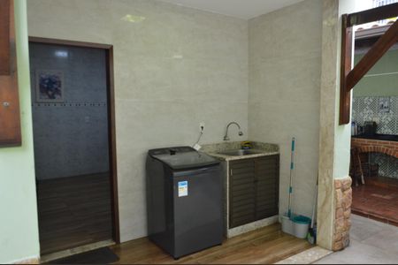 Casa à venda com 219m², 3 quartos e 3 vagas Casa à venda com 219m², 3 quartos e 3 vagasÁrea de Serviço