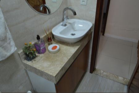 Casa à venda com 219m², 3 quartos e 3 vagas Casa à venda com 219m², 3 quartos e 3 vagasLavabo